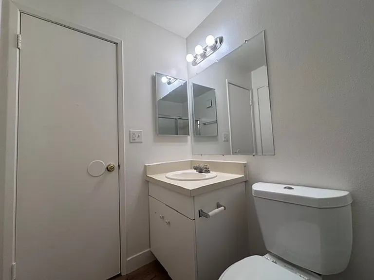 1061 Dawson Ave — Photo 8