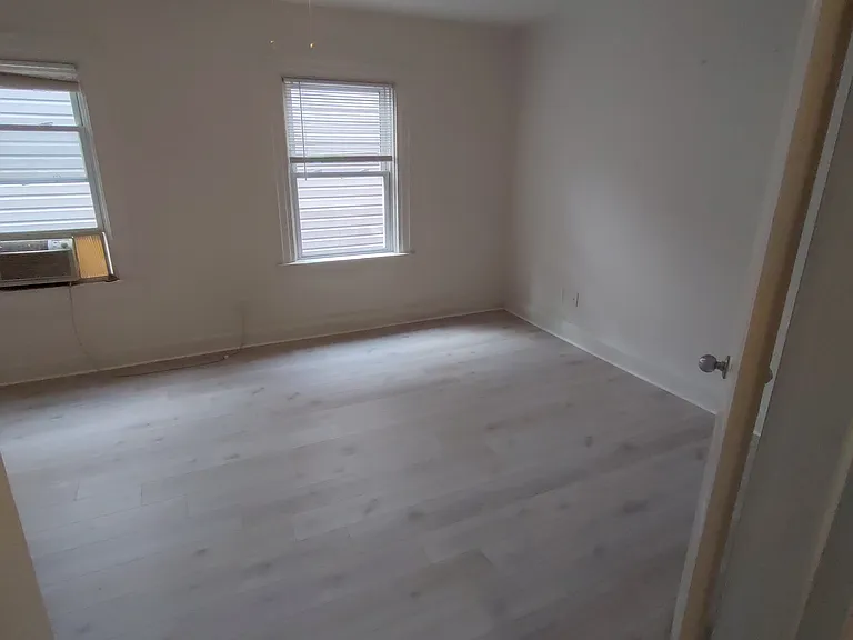 339 Spahr St #2 — Photo 20