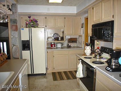 4th image of 7381 Pine Brook Dr