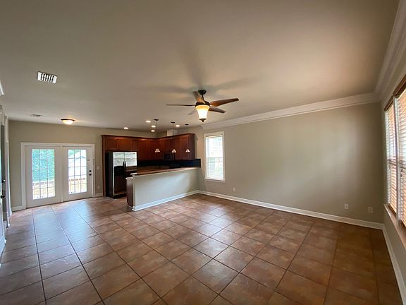 4th image of 909 Buena Vista Dr #909