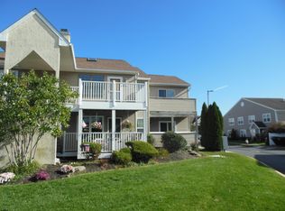 402 London Ct #II, Egg Harbor Township, NJ 08234