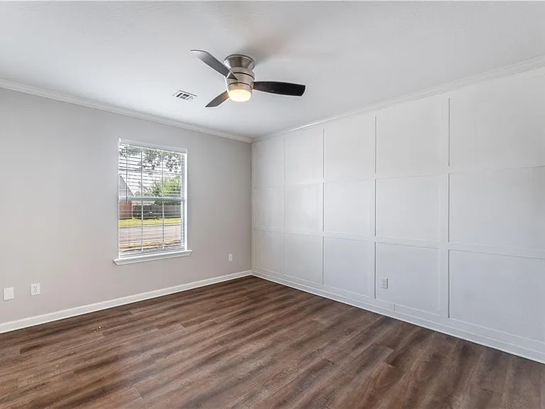 707 E Kara Ln — Photo 4
