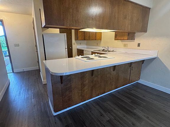 2nd image of 462 26th Ave SE #424-B