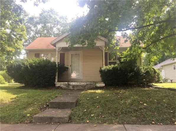 1550 Fairfax St, Carlyle, IL 62231