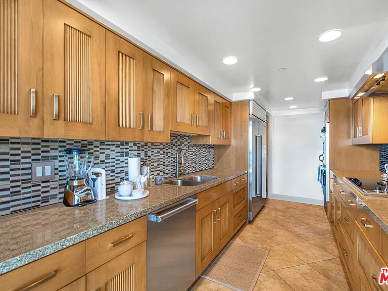 201 Ocean Ave #909B — Photo 17
