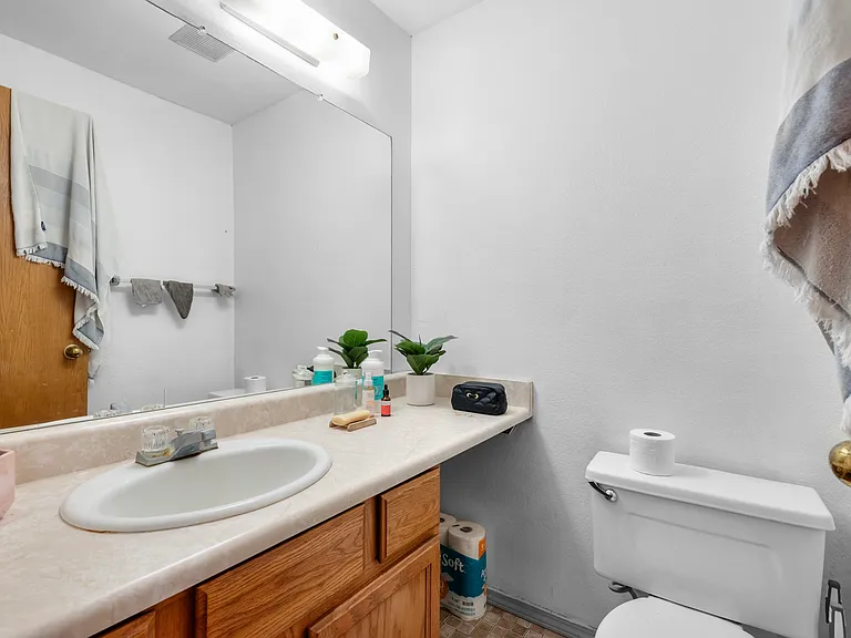 718 W 1720 N #225 — Photo 9