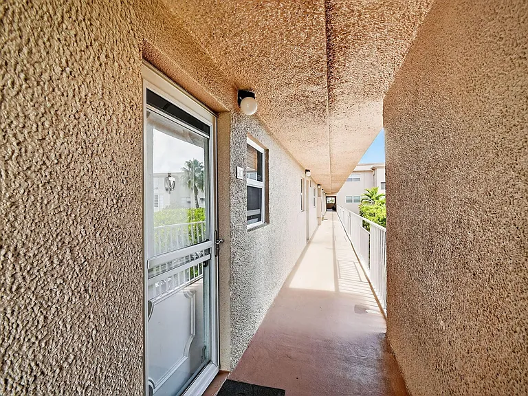 2615 NE 1st Ct #312 — Photo 4