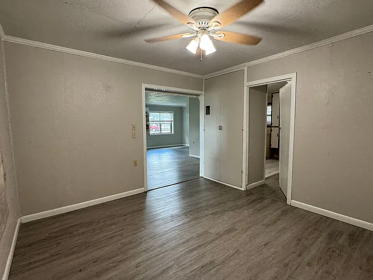 304 N Rockingham Ave — Photo 16