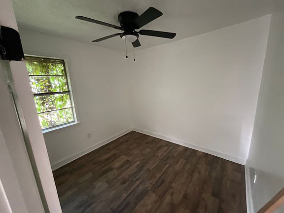 2nd image of 2843 Comfort St