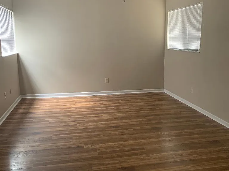 1536 N Carolwood Blvd — Photo 25