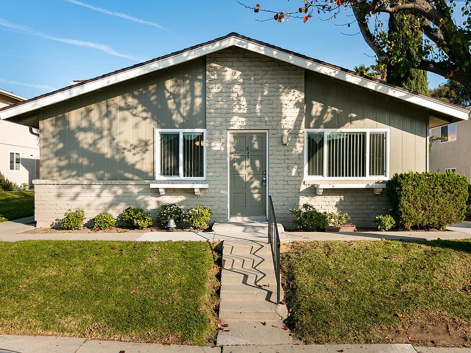 1st image of 611 Avenue Del Platino