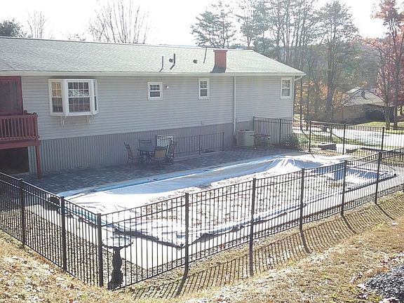 5th image of 25 Woodland Dr