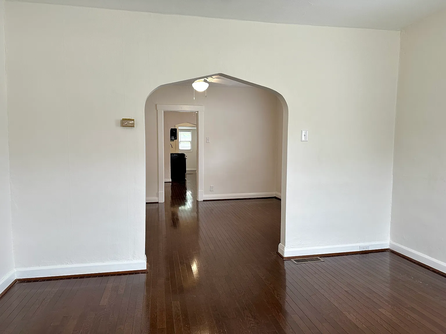 1 bed, 900 sqft, $1,195 — Photo 4