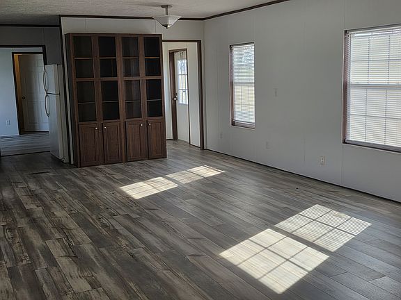 2nd image of 3 Red Plum Rd