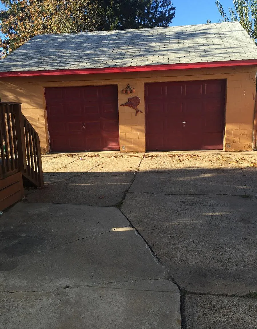 3 bed, 1.5 bath, 1224 sqft, $3,000 — Photo 2
