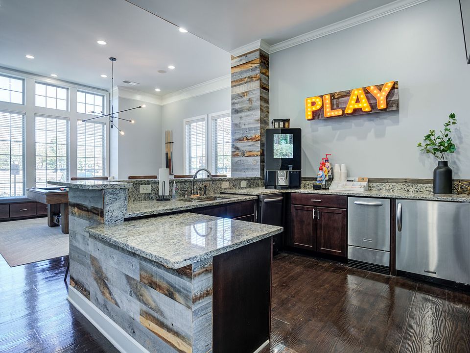 1st image of 251 London Pkwy #512