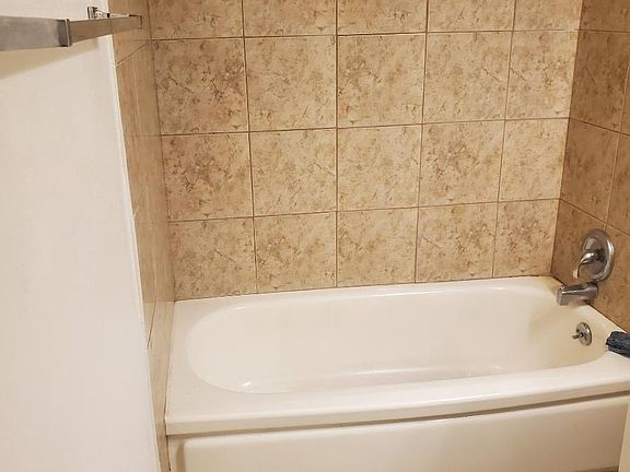 4th image of 581 Northrop Ave APT 6