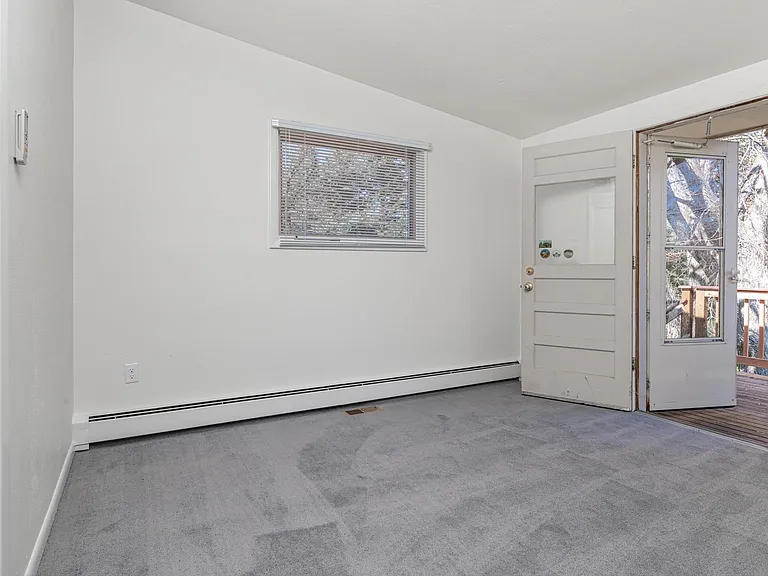 565 Jack Pine Ct — Photo 32