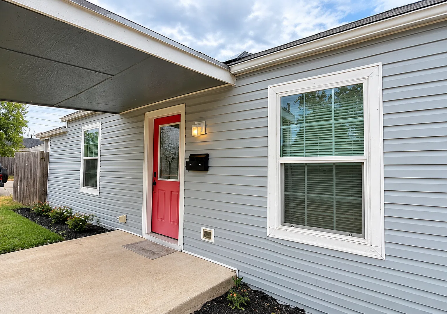Walk To McMurry! 3 Bed 2 Bath — Photo 3