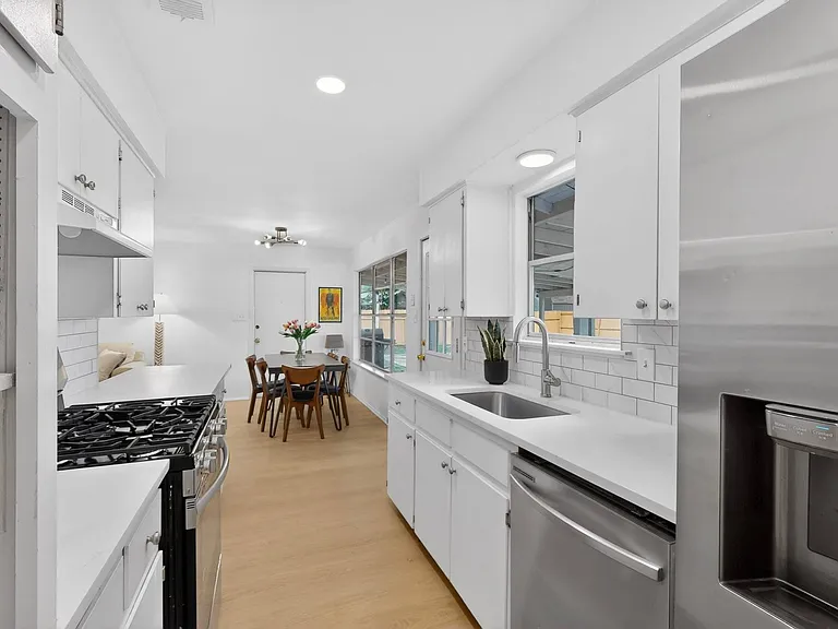 9807 Dallum Dr — Photo 10