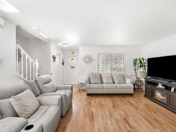 4th image of 43665 Park Ave