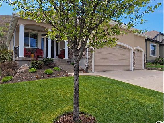 2nd image of 1652 E Spyglass Hill Dr