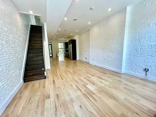 Rented by Nest Seekers International | media 3