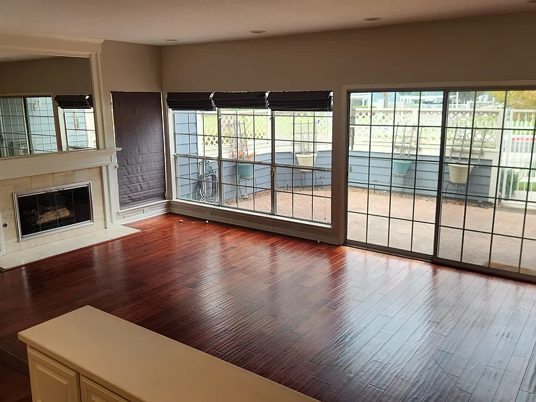 421 Burlington Ct #101 — Photo 11
