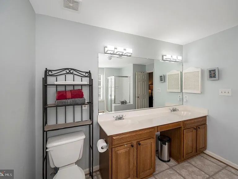48 Savannah Ct — Photo 38