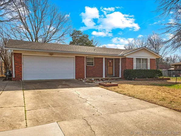 138 Ramblewood Rd, Bartlesville, OK 74003