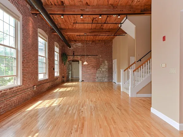 12 Brookside Rd Unit 34, Westford, MA 01886