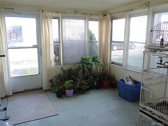 3rd image of 626 E Main St