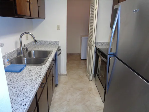 9433 Pagewood Ln, Houston, TX 77063