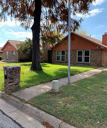 3rd image of 604 Lost Springs Ct