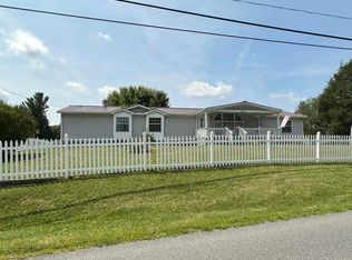 1448 Maple Ave, Fayetteville, WV 25840