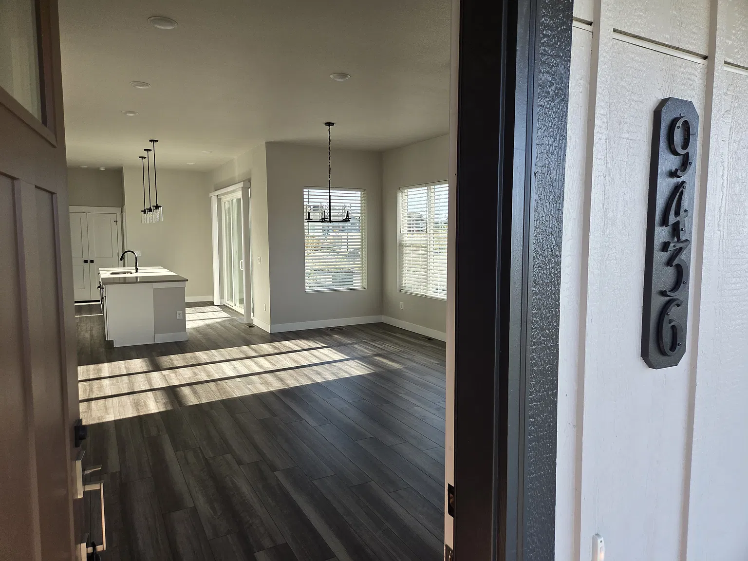 4 bed, 2855 sqft, $3,232 — Photo 1