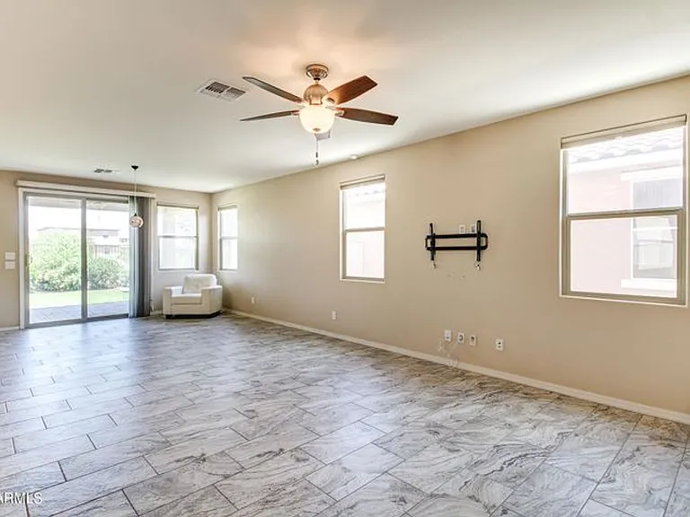 40876 W Tamara Ln — Photo 9