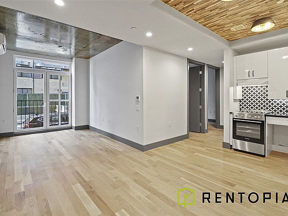 2nd image of 340 Evergreen Ave APT 417