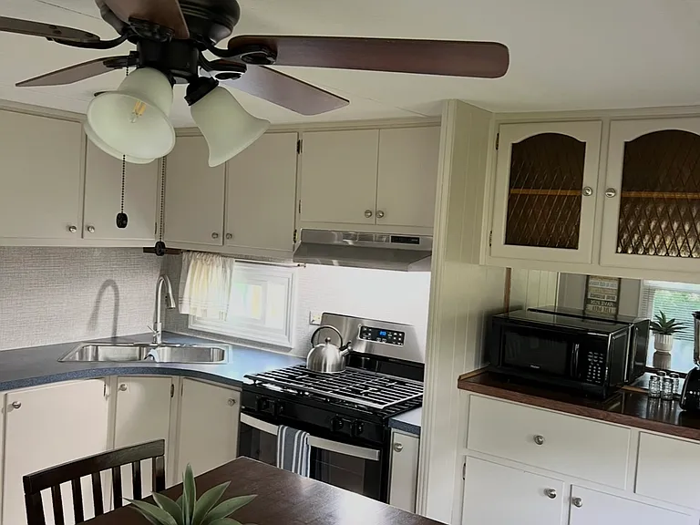 75 Frost Hill Ave — Photo 1