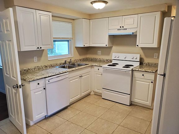 3rd image of 4719 Longwood Ave