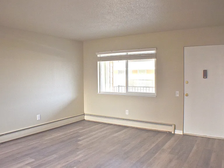 Summit View Apartments — Photo 117