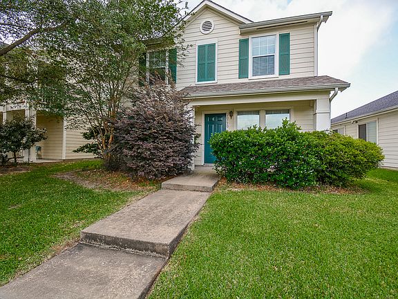 3rd image of 20750 Settlers Lake Cir N
