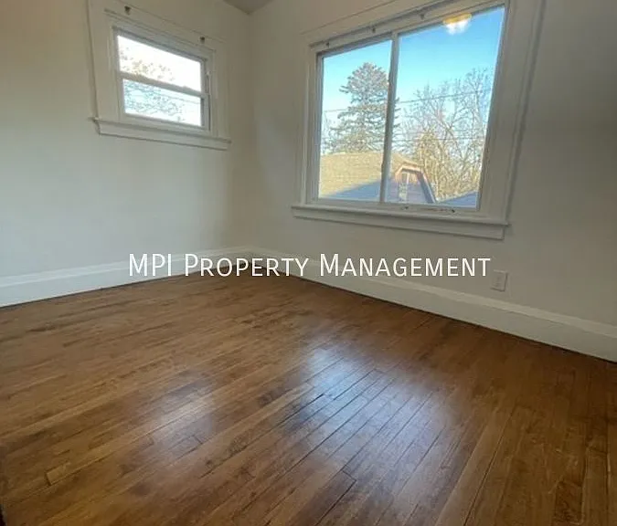 2756 N 53rd St #L — Photo 6