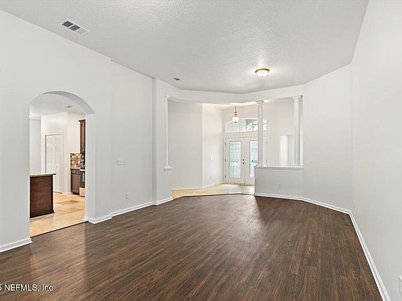 4th image of 3064 WILLIAMSBURG Court