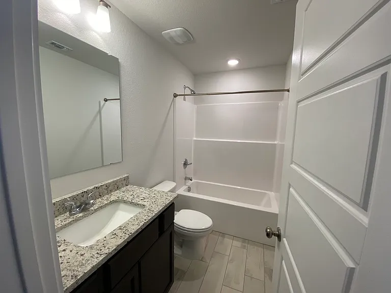 909 James Parker Cir — Photo 15