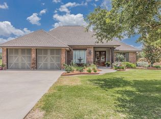 1014 Bayou Oaks Rd, Breaux Bridge, LA 70517
