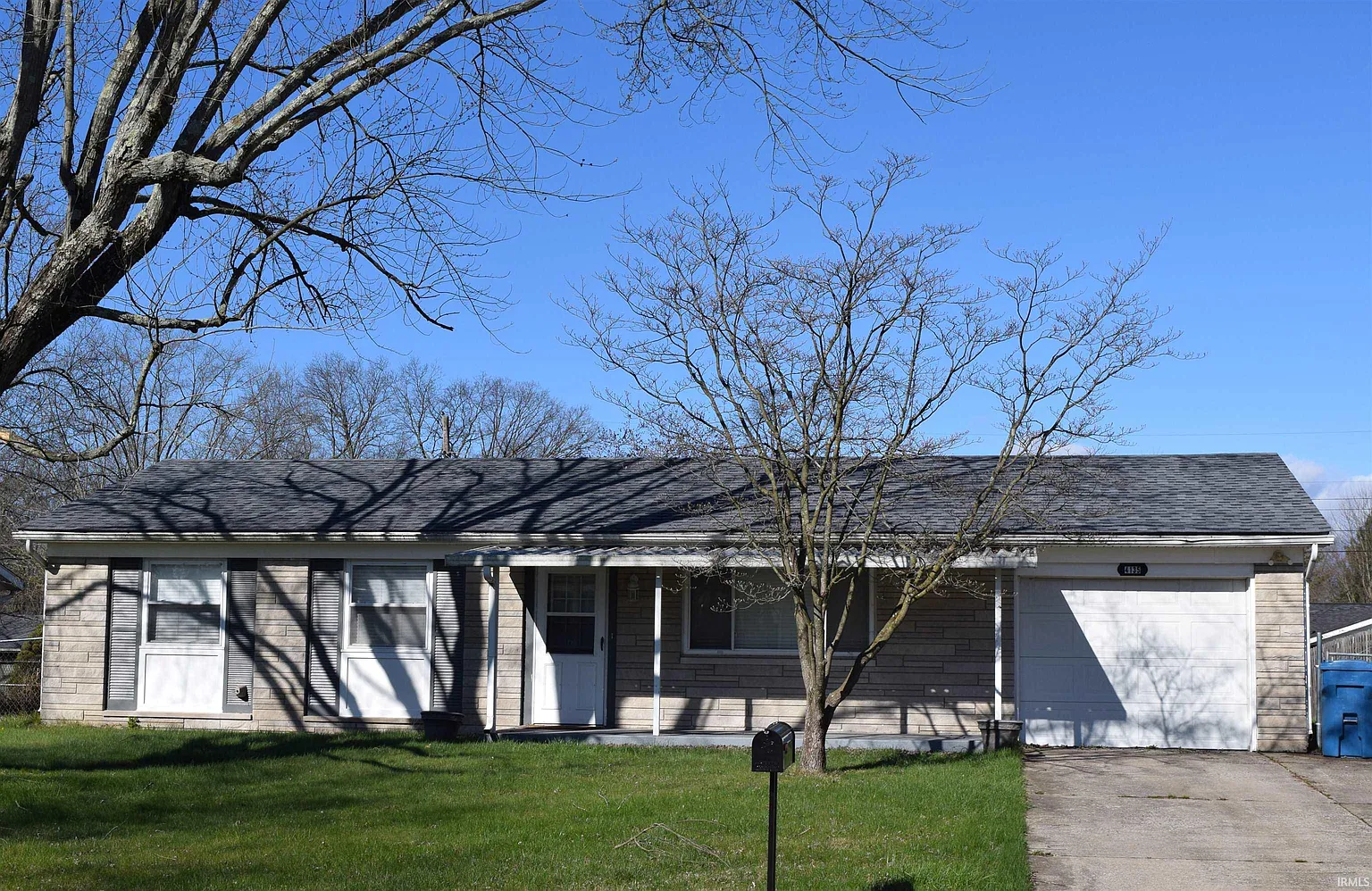 4135 W Middle Ct photo 1