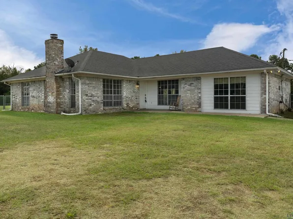 1057 Fir Rd, Gladewater, TX 75647