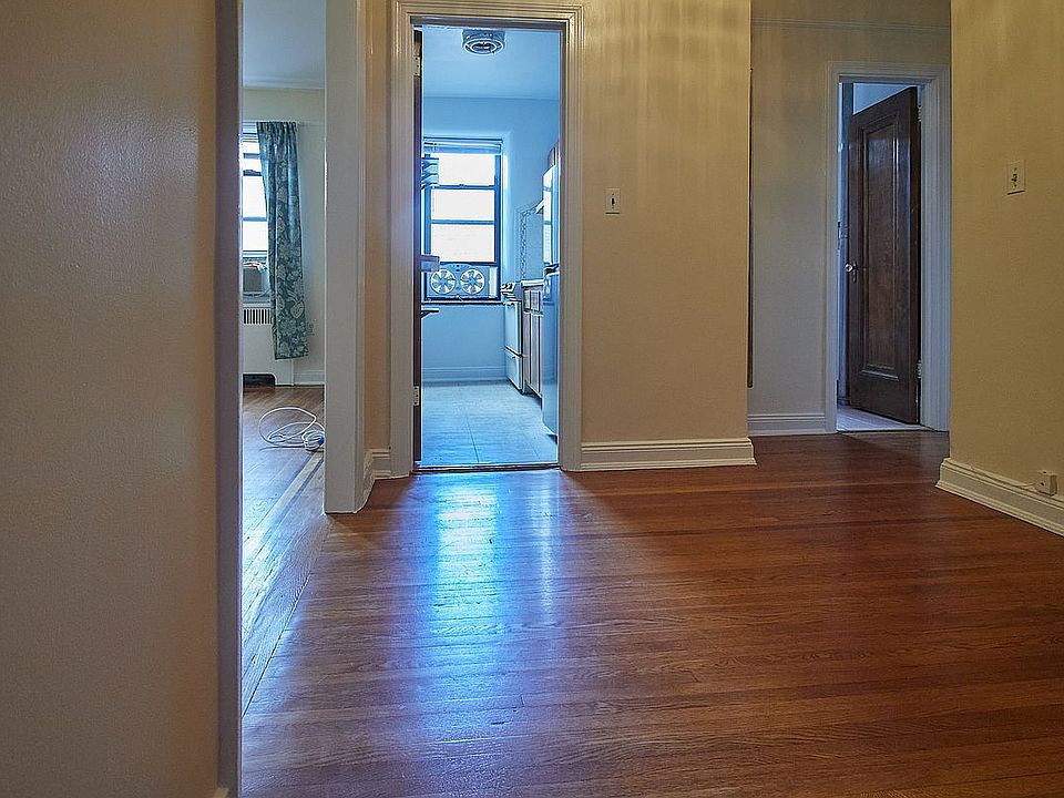 1st image of 30-83 Crescent St #7E