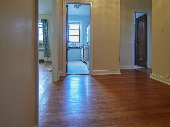 30-83 Crescent St #7E, Queens, NY 11102